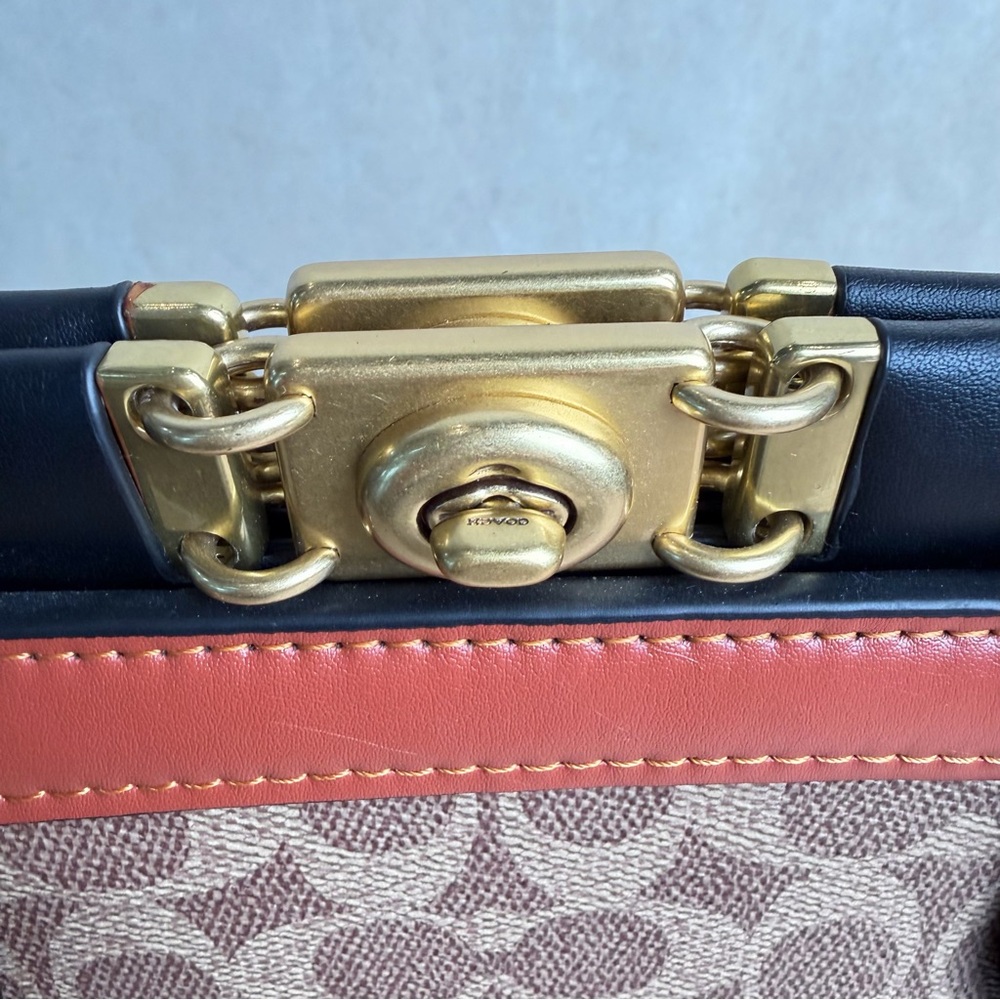 Coach Signature Canvas and Leather Tote - Magnetic Closure - Picture 9 of 16